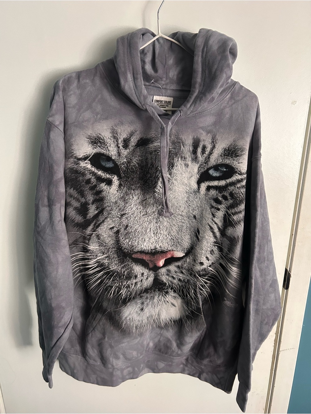 Comfort Colors Men’s Gray Snow Leopard Crewneck Hoodie